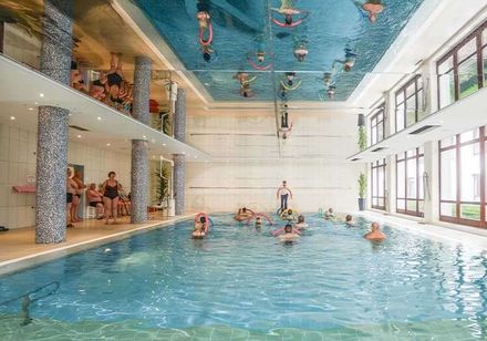 Wasser-Gymnastik in der Marcus Klinik.