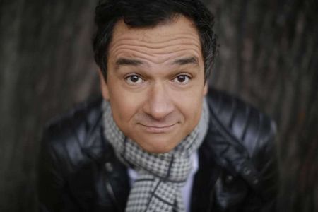 Nahaufnahme des Kabarettisten und Comedian Stephan Bauer.