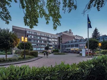 Außenansicht der Reha-Klinik Rosenberg in Bad Driburg.